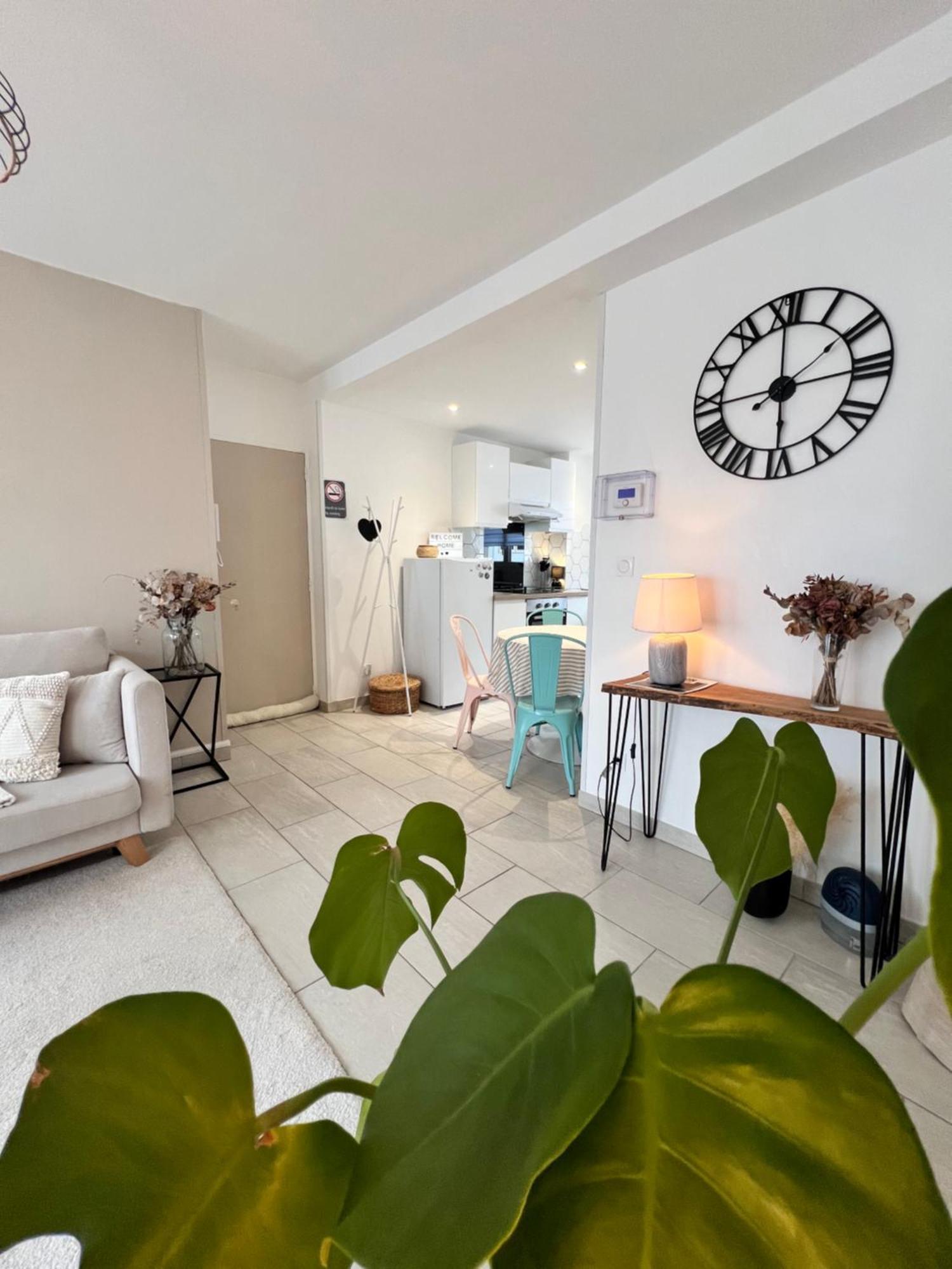 Le Bellevue - T3 - Gare & Les Jardins Darcy - Parking Free Appartement Dijon Buitenkant foto
